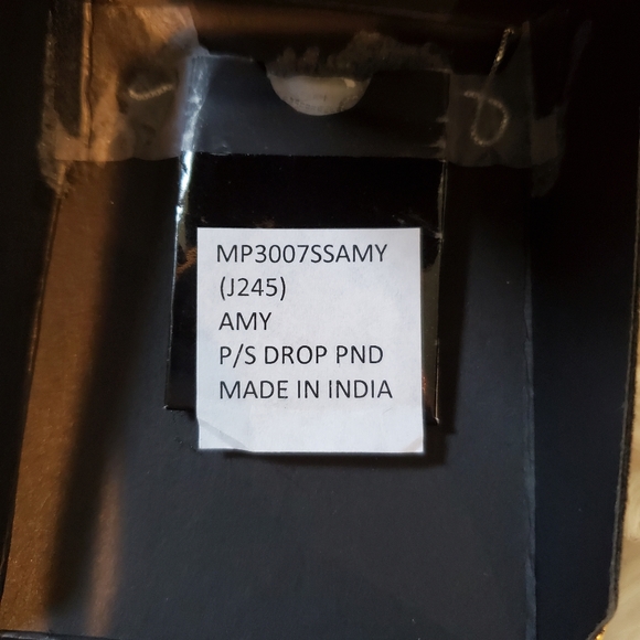 AMY Amethyst Color Pear Shape Drop Pendant Neclace - Picture 4 of 6